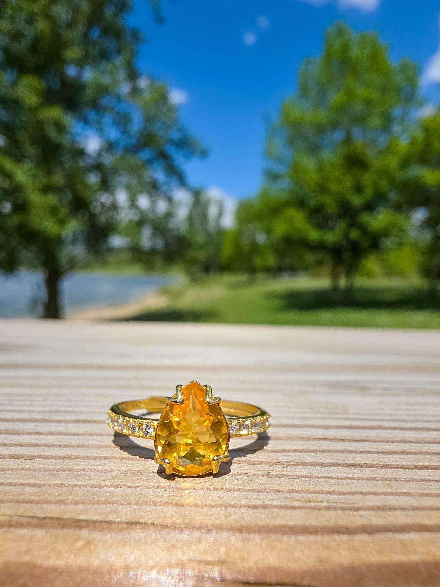 ANILLO DE CITRINO NATURAL CALIDAD EXTRA EN PLATA BAÑADA EN ORO | AJUSTABLE