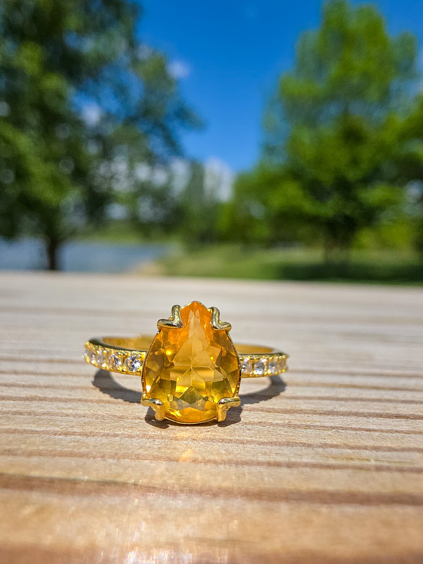 ANILLO DE CITRINO NATURAL CALIDAD EXTRA EN PLATA BAÑADA EN ORO | AJUSTABLE