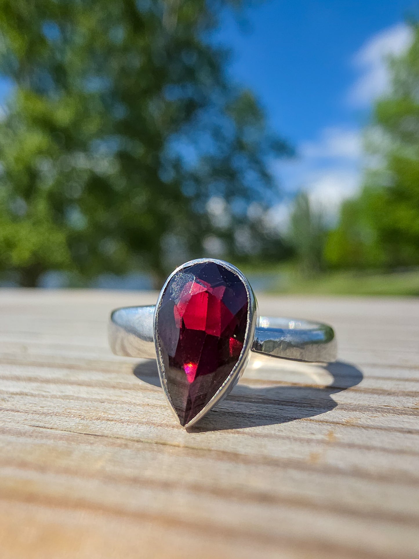 ANILLO DE GRANATE CALIDAD EXTRA EN PLATA | AJUSTABLE