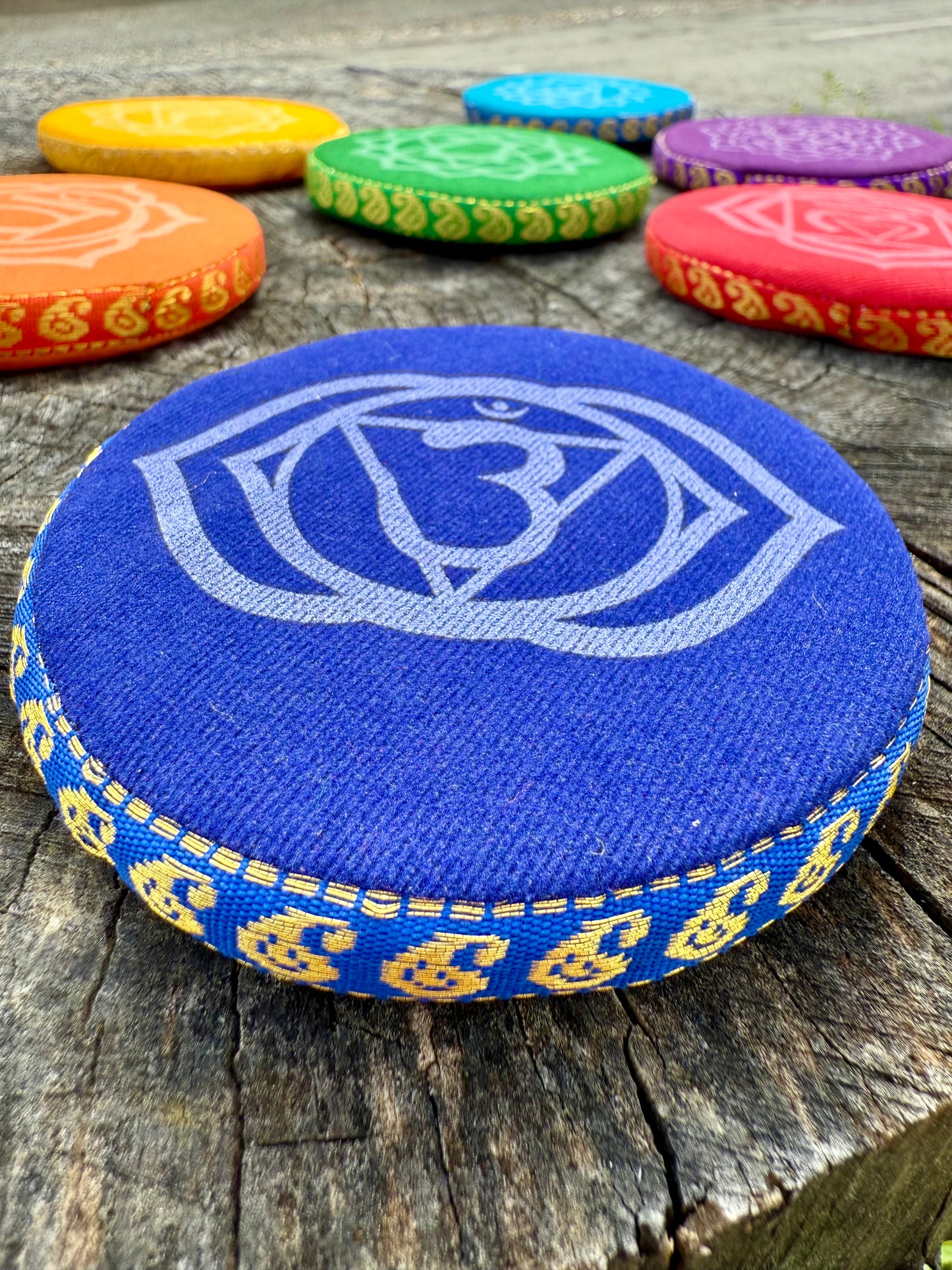 COJÍN CUENCO TIBETANO 7 CHAKRAS