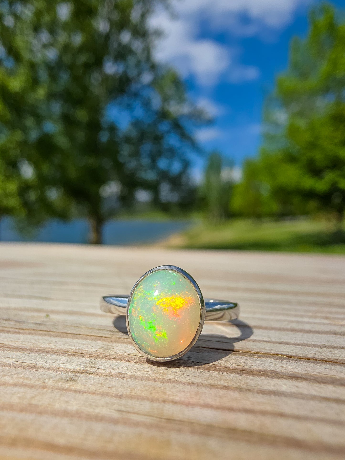 ANILLO DE ÓPALO BLANCO CALIDAD EXTRA EN PLATA | AJUSTABLE