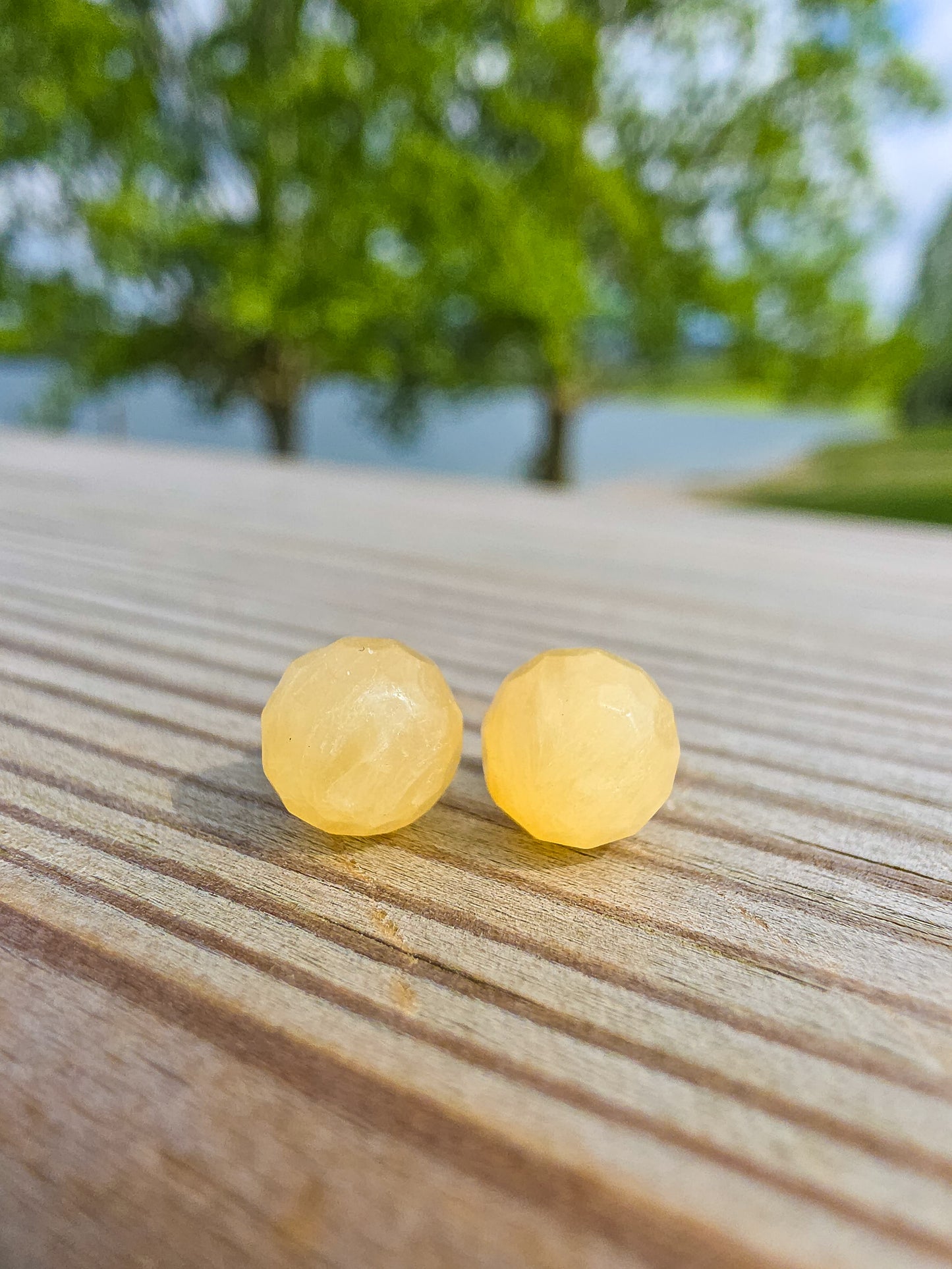 PENDIENTE FACETADO BOLA EN PLATA | 8MM | DIVERSOS MINERALES