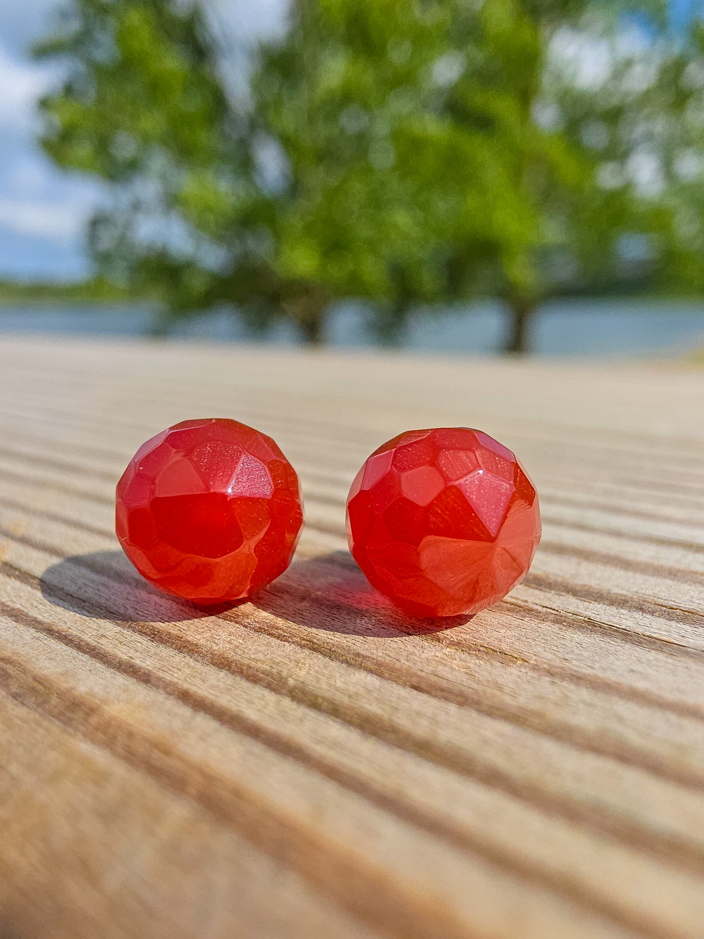 PENDIENTE FACETADO BOLA EN PLATA | 8MM | DIVERSOS MINERALES