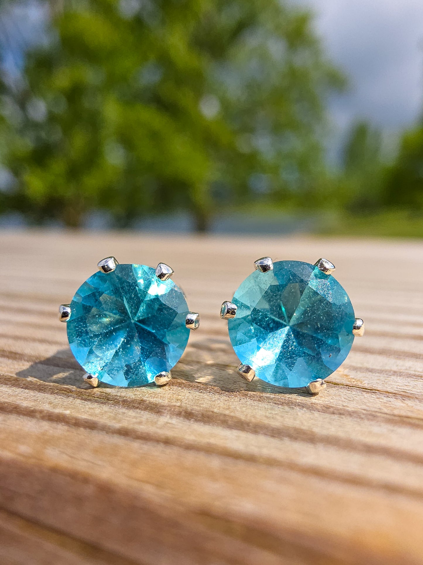 PENDIENTE DE CIRCONITA SWAROVSKI EN PLATA | 8MM | VARIOS COLORES