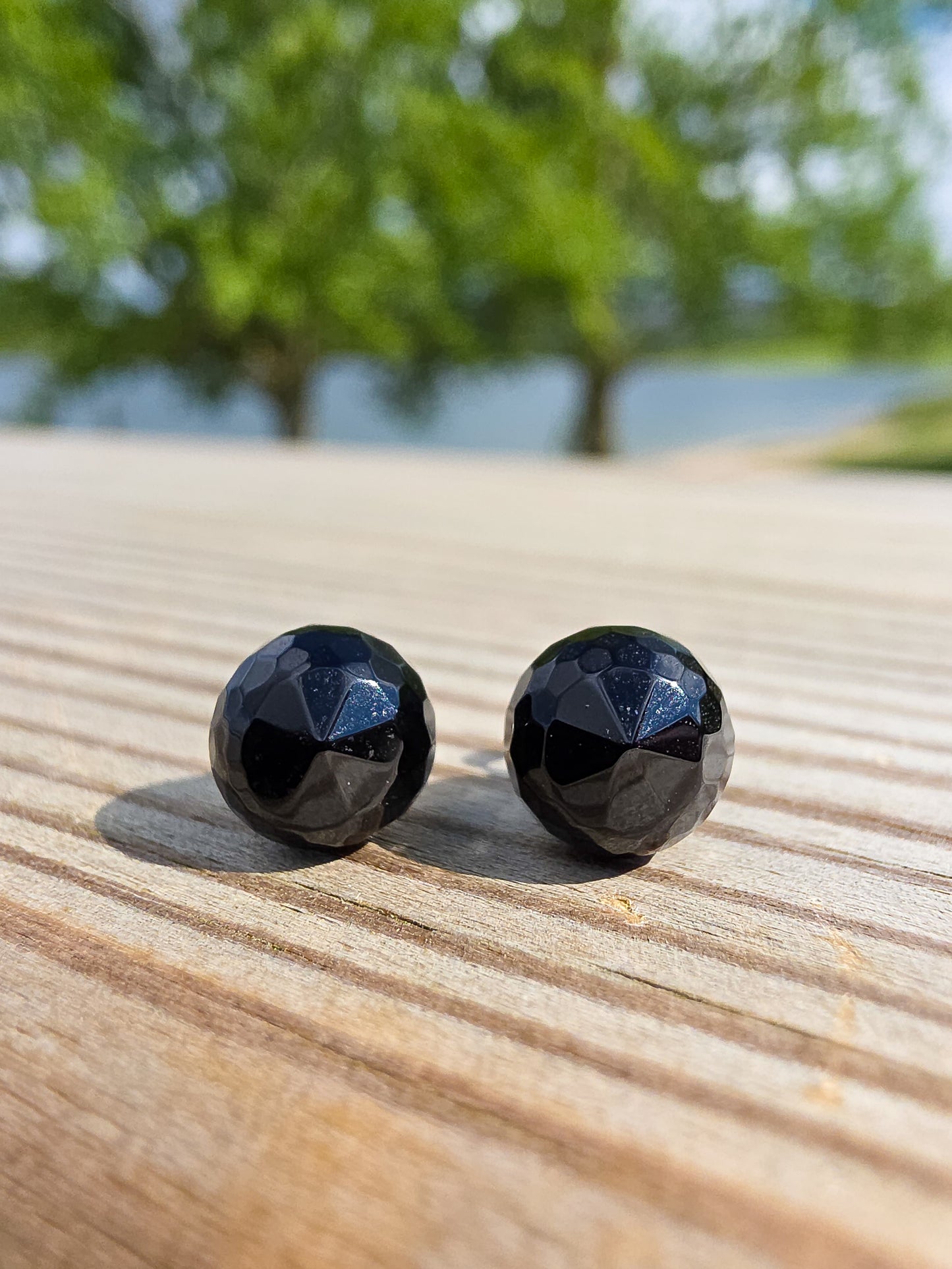 PENDIENTE FACETADO BOLA EN PLATA | 8MM | DIVERSOS MINERALES