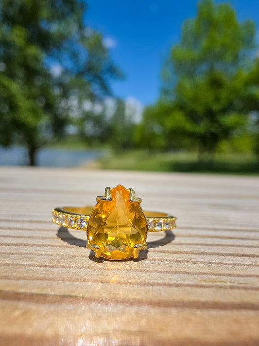 ANILLO DE CITRINO NATURAL CALIDAD EXTRA EN PLATA BAÑADA EN ORO | AJUSTABLE