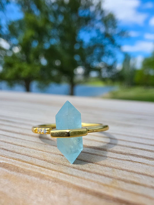 ANILLO DE AGUAMARINA CALIDAD EXTRA EN PLATA BAÑADA EN ORO | AJUSTABLE