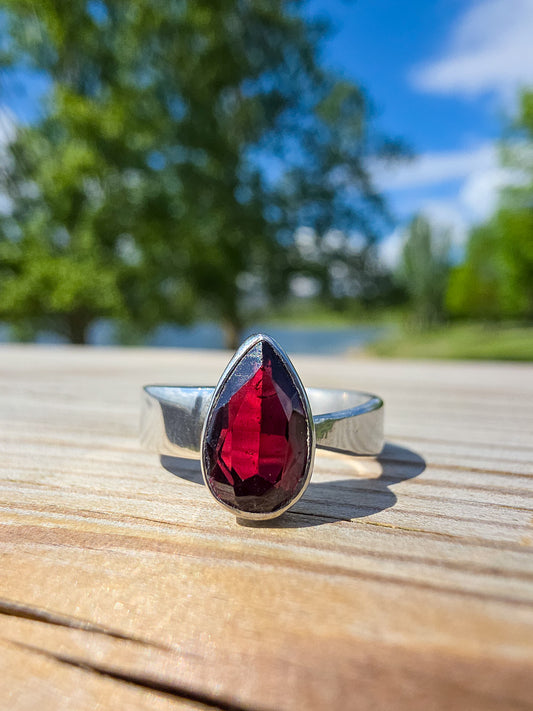 ANILLO DE GRANATE CALIDAD EXTRA EN PLATA | AJUSTABLE