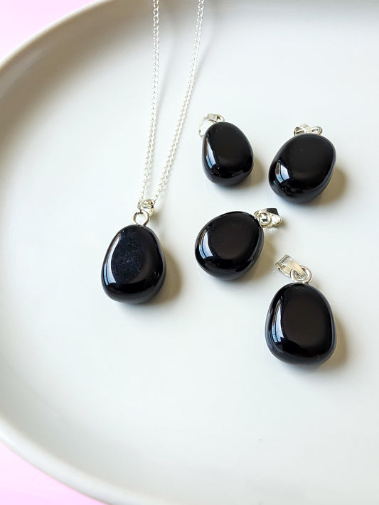COLGANTE RODADO DE OBSIDIANA NEGRA EN PLATA