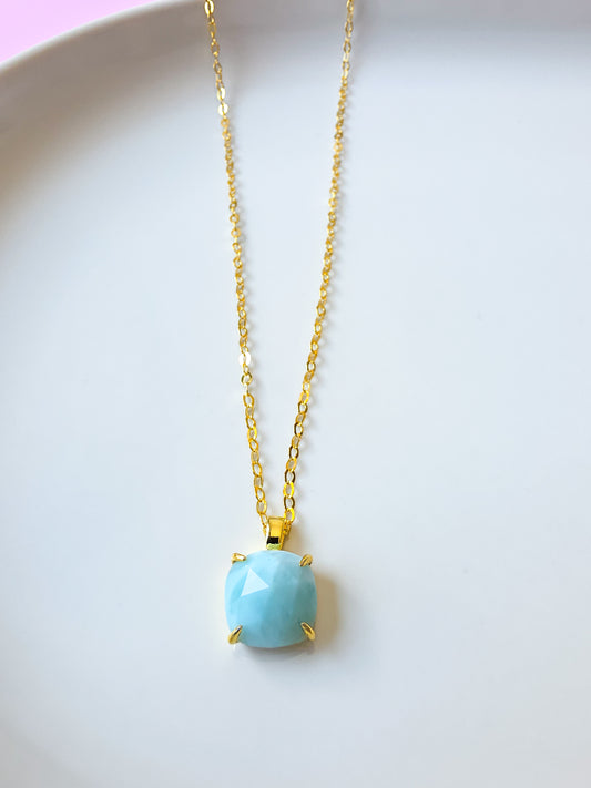 COLGANTE DE LARIMAR CALIDAD EXTRA EN PLATA BAÑADA EN ORO