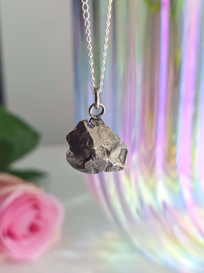 COLGANTE DE METEORITO CAMPO DEL CIELO CALIDAD SUPER EXTRA