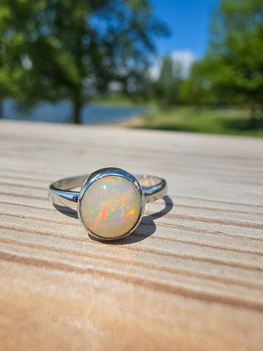 ANILLO DE ÓPALO BLANCO CALIDAD EXTRA EN PLATA | AJUSTABLE